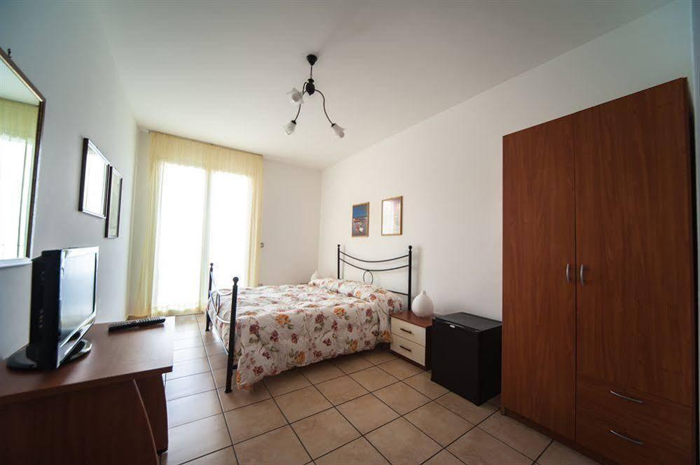 Fragolina B&B ฟูร์ชีซิกูโล ภายนอก รูปภาพ